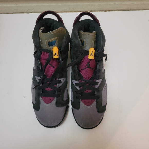 Air Jordan's 6 Retro Bordeaux Sneakers EUC - Picture 1 of 8
